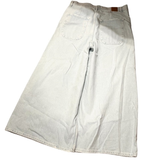 We The Free Wide Crop Flare Jeans Light Wash Bay Blue Inseam 26 fly button - Picture 4 of 10